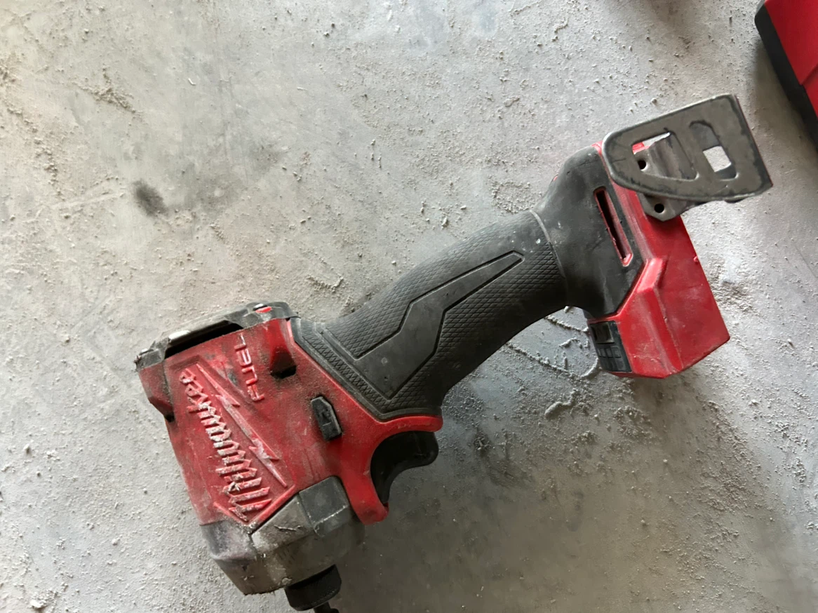 Milwaukee M12 Fuel Impact Driver with Charger - photo 3