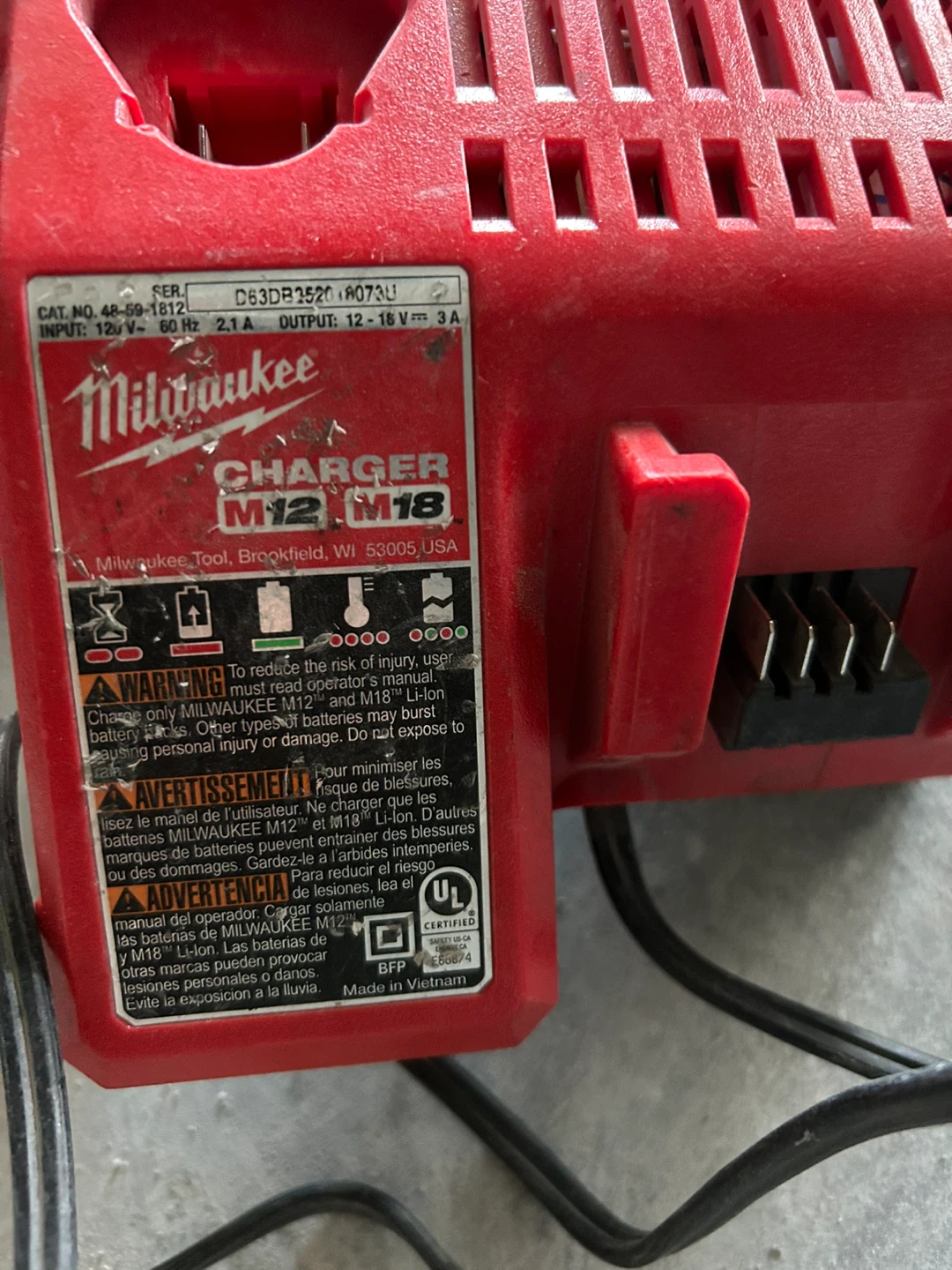 Milwaukee M12 and M18 Battery Charger