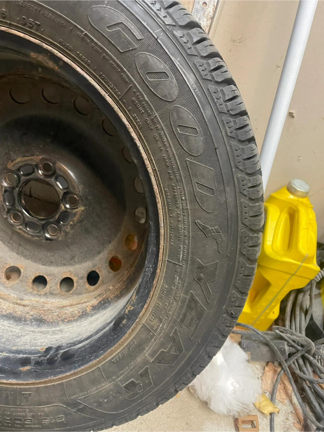 Good year Tires 215 60 16 all weather - photo 4