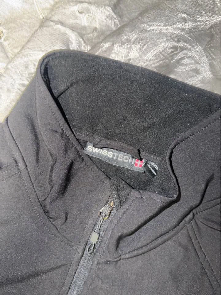 SwissTech Black Softshell Jacket - photo 2
