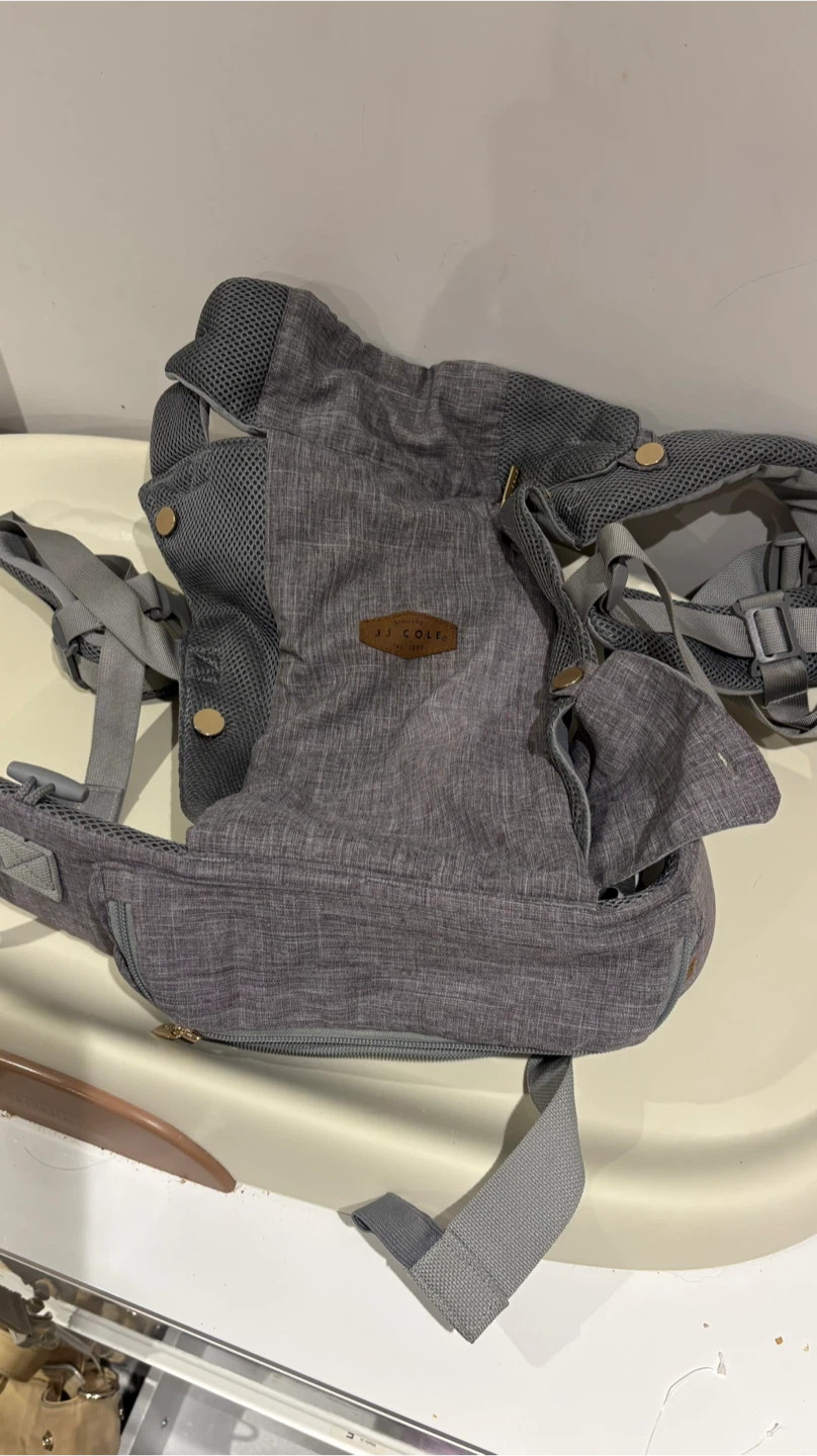 JJ Cole Baby Carrier - photo 5