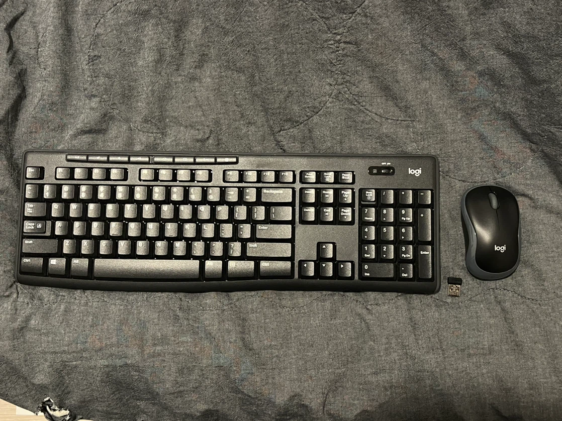 Logitech K270 Wireless Keyboard and Mouse Combo with USB stick