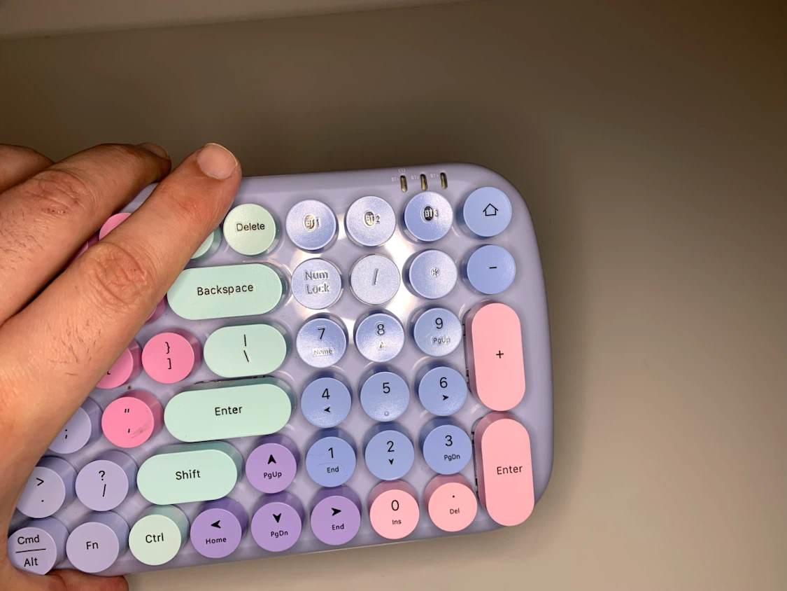 UBOTIE Bluetooth Keyboard SK-646BT - photo 4