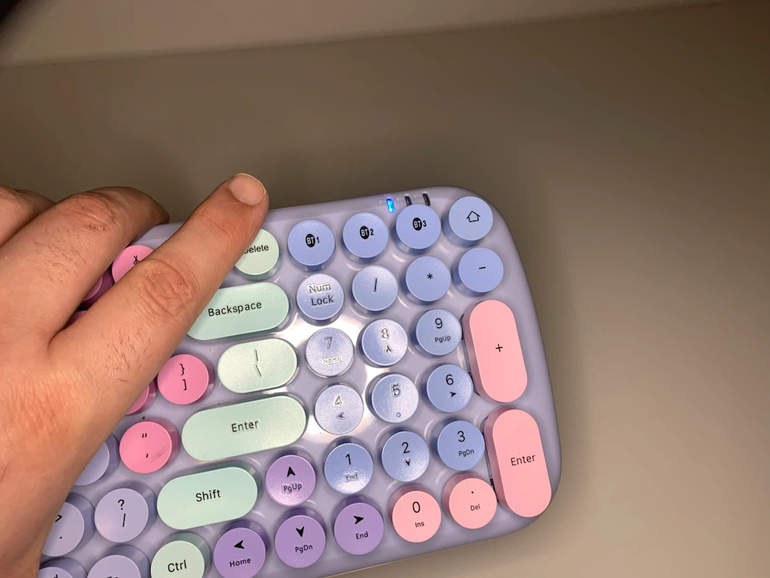 UBOTIE Bluetooth Keyboard SK-646BT - photo 5