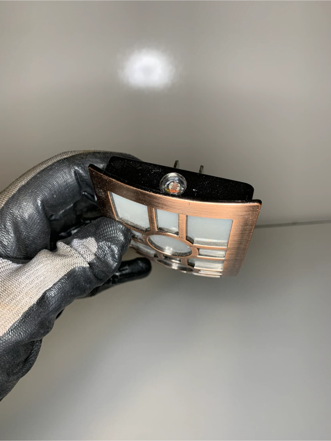 Bronze LED Nightlight with photocell - photo 2