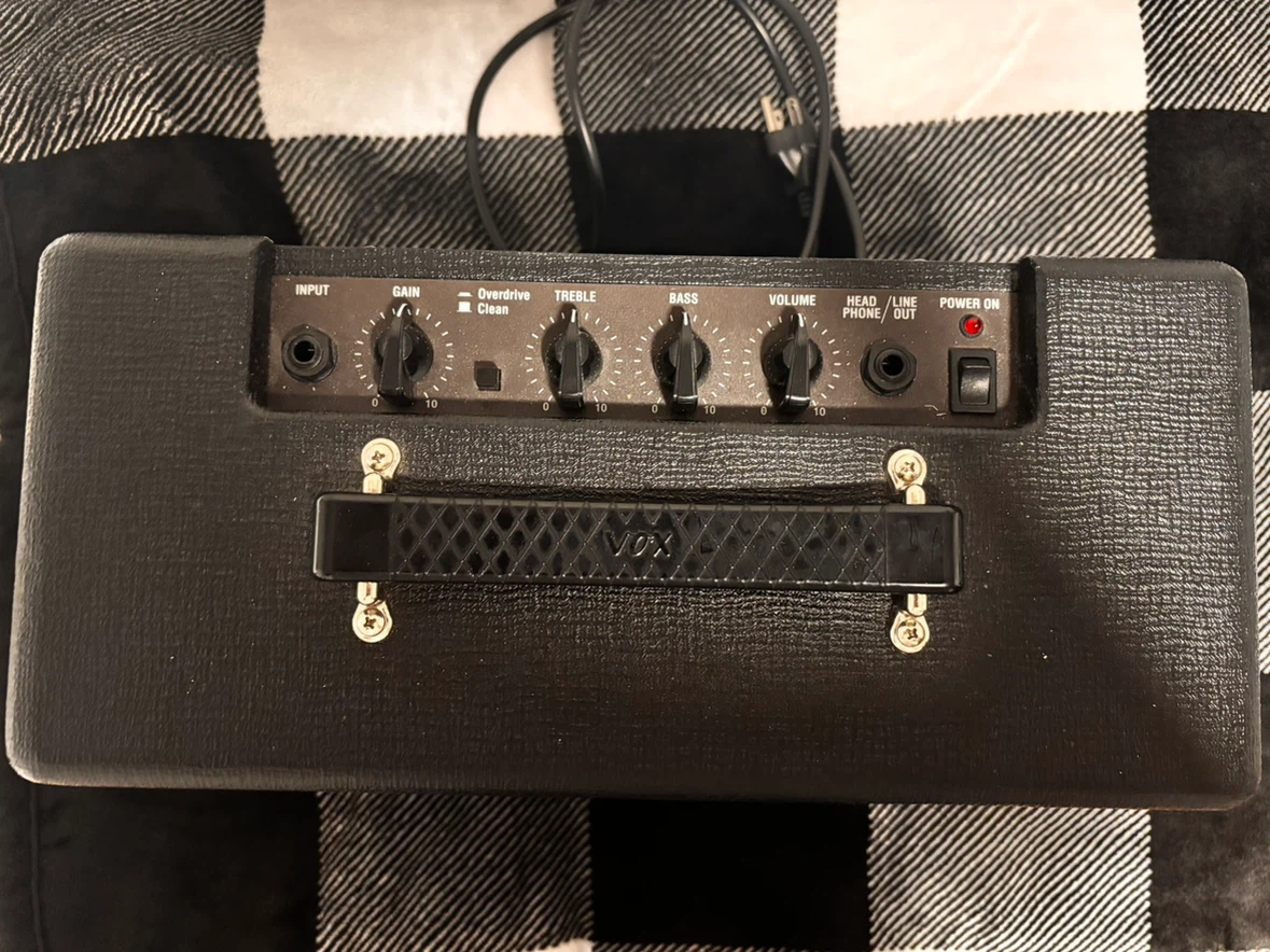 VOX Pathfinder 10 Guitar Amplifier - photo 2