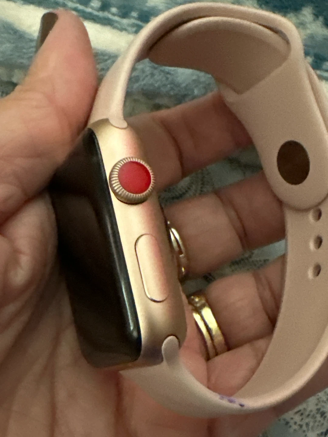 Apple Watch Series 3 42mm Gold Aluminum - photo 3