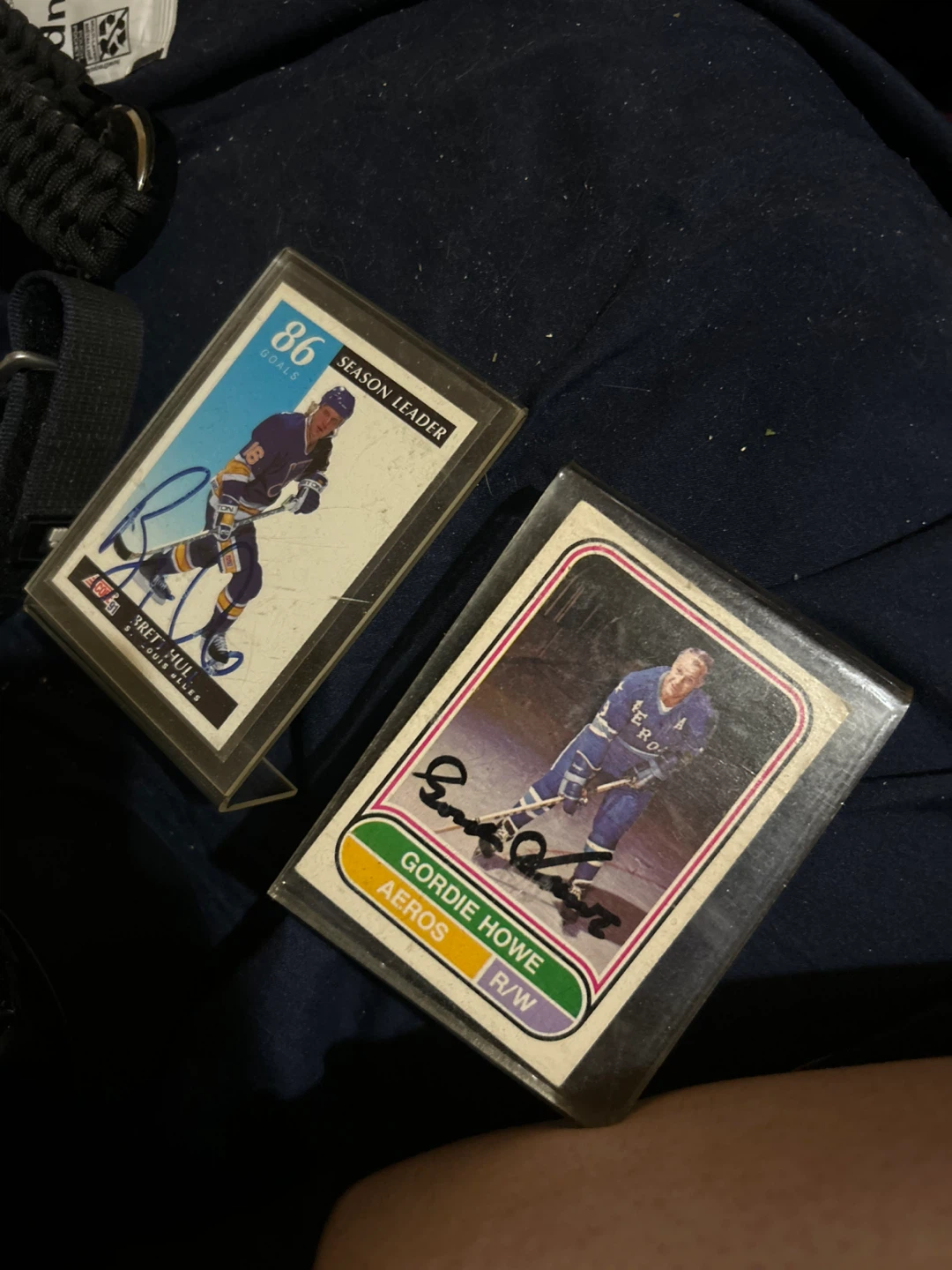 Assorted Vintage Hockey and Baseball Trading Cards - photo 3