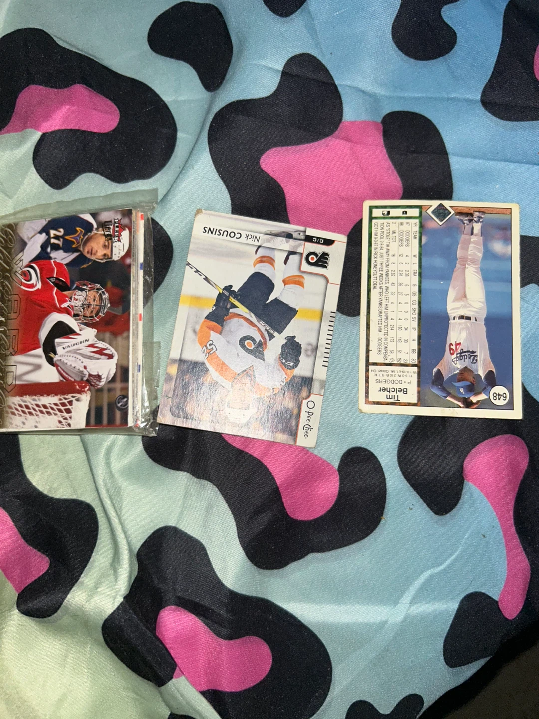 Assorted Vintage Hockey and Baseball Trading Cards - photo 4