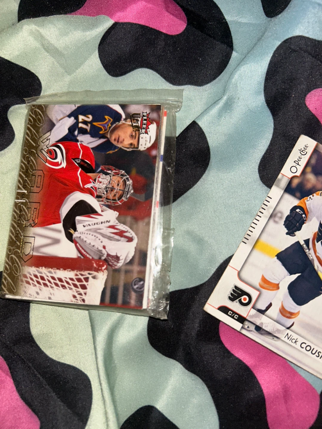 Assorted Vintage Hockey and Baseball Trading Cards - photo 5