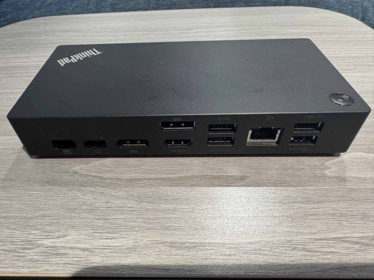 Lenovo ThinkPad Universal USB-C Dock 40AY - photo 2
