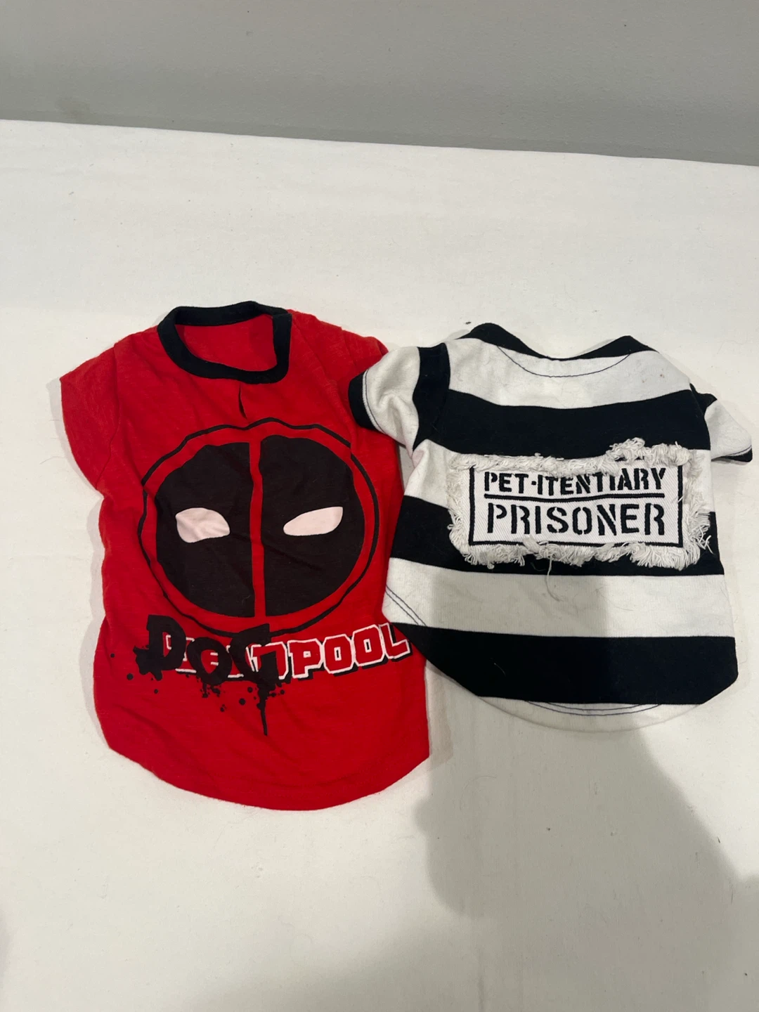 Set of 2 Dog Shirts Deadpool and Prisoner