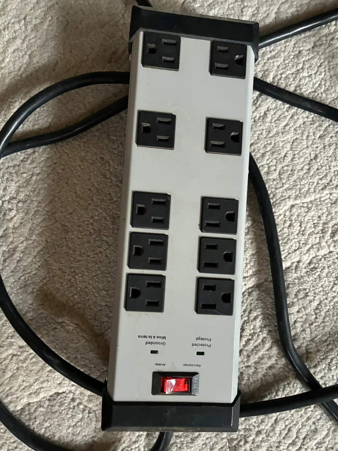 Defiant 10-outlet metal power bar / surge protector 15 ft cord - photo 4