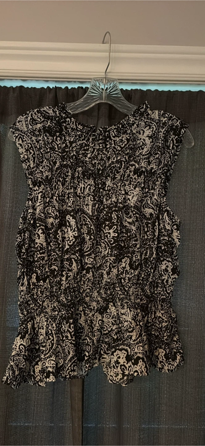 a.n.a a new approach Black and White Top