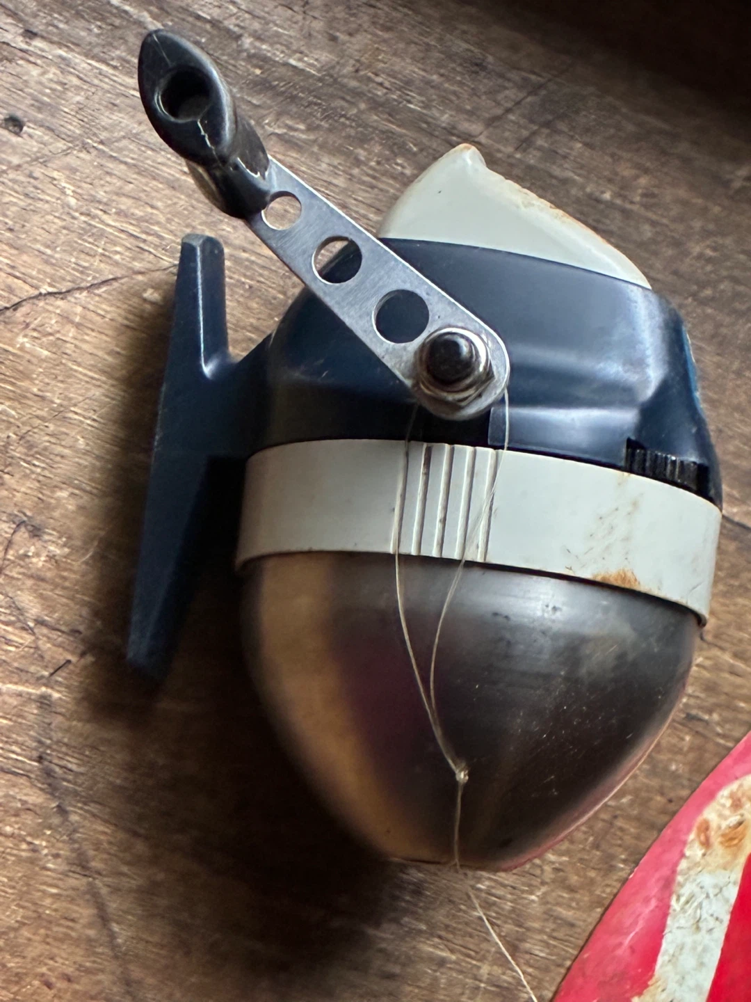 Fishing reel Vintage Zebco RML2 Rhino Spincast Closed Face - photo 3
