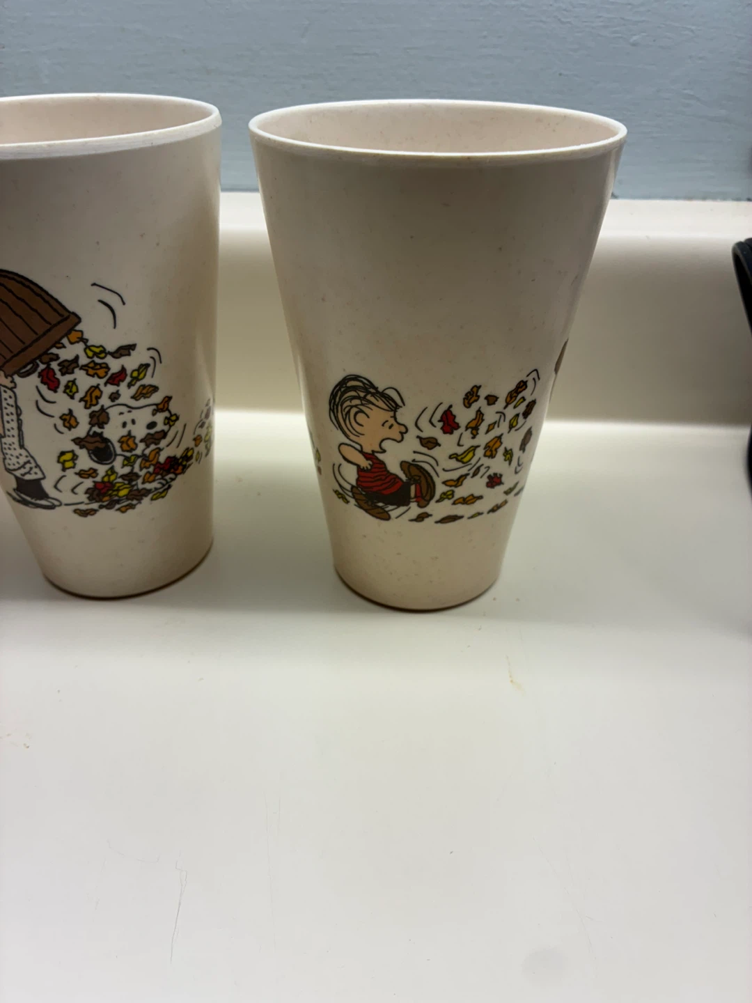 Peanuts plastic cups Charlie Brown, Lucy Linus snoopy fall - photo 3