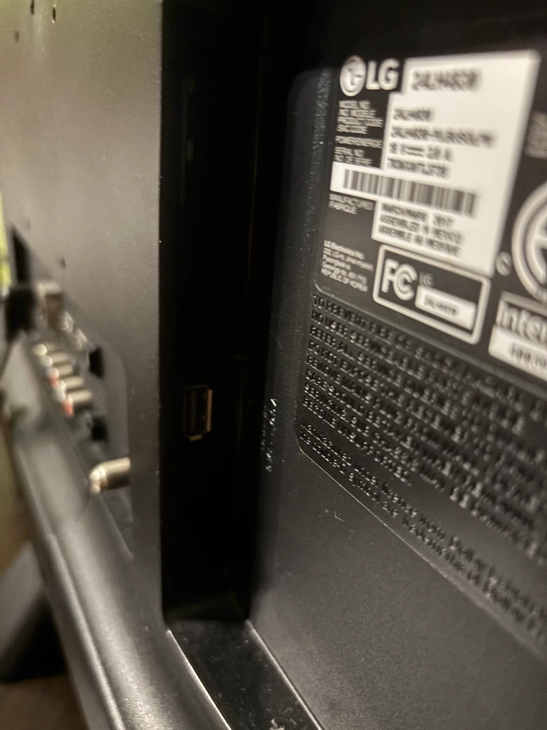LG Black Flat Screen TV 24 inch - photo 3