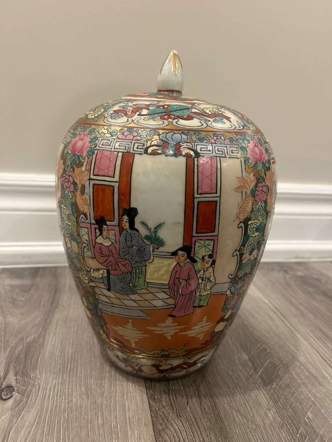 Chinese Famille Rose Porcelain Ginger Jar With Lid Figures