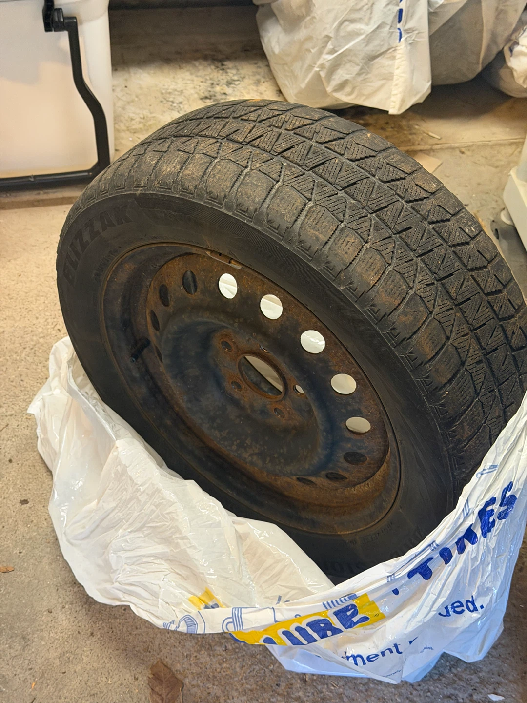 4 Steel Rims and end of life Bridgestone Blizzak Tires 205/55R16