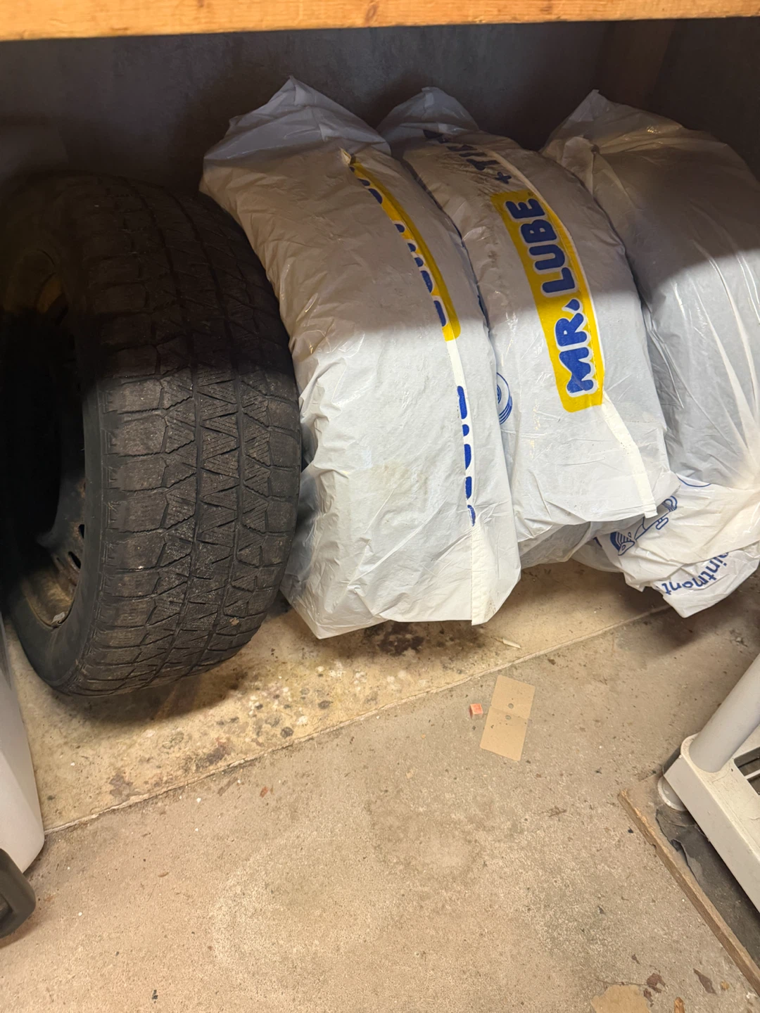 4 Steel Rims and end of life Bridgestone Blizzak Tires 205/55R16 - photo 3