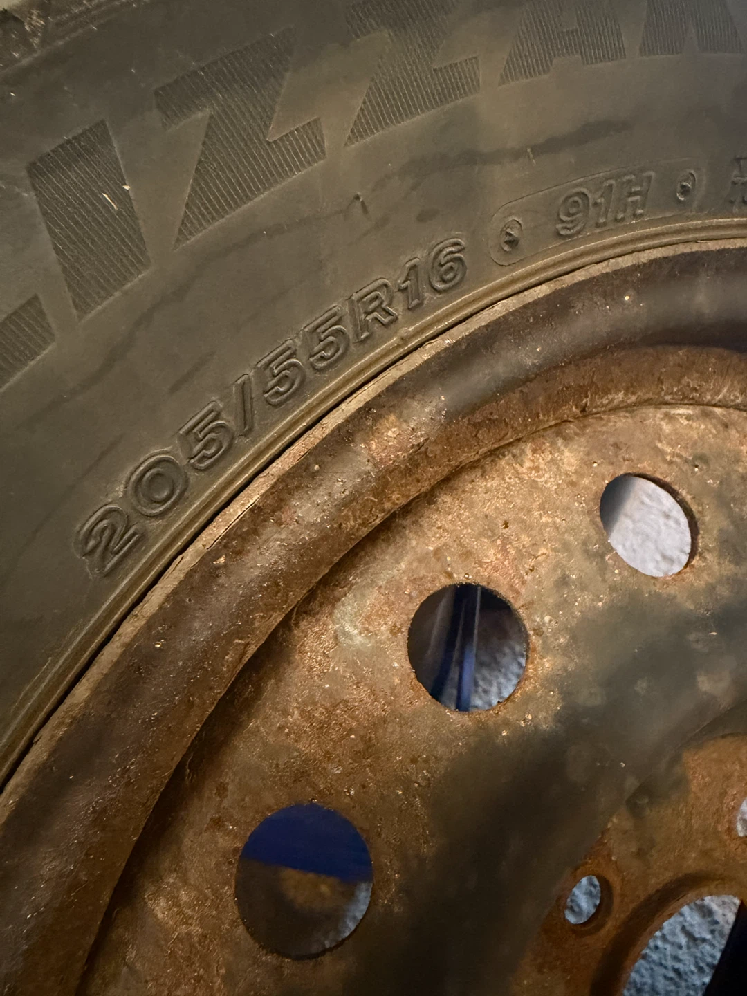 4 Steel Rims and end of life Bridgestone Blizzak Tires 205/55R16 - photo 4