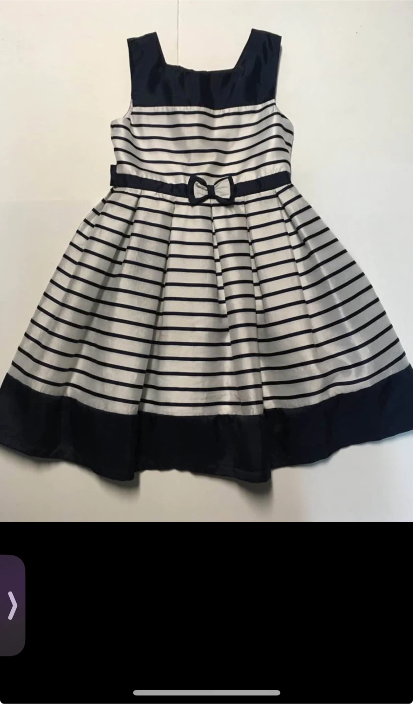 7 Children's Dresses and Costumes - photo 2
