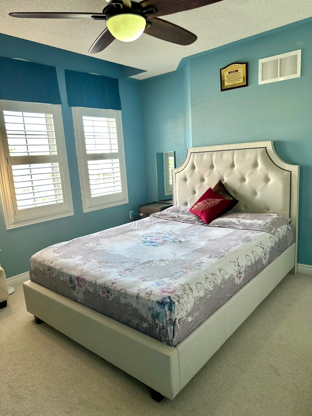 Tufted Upholstered Queen Bed Frame