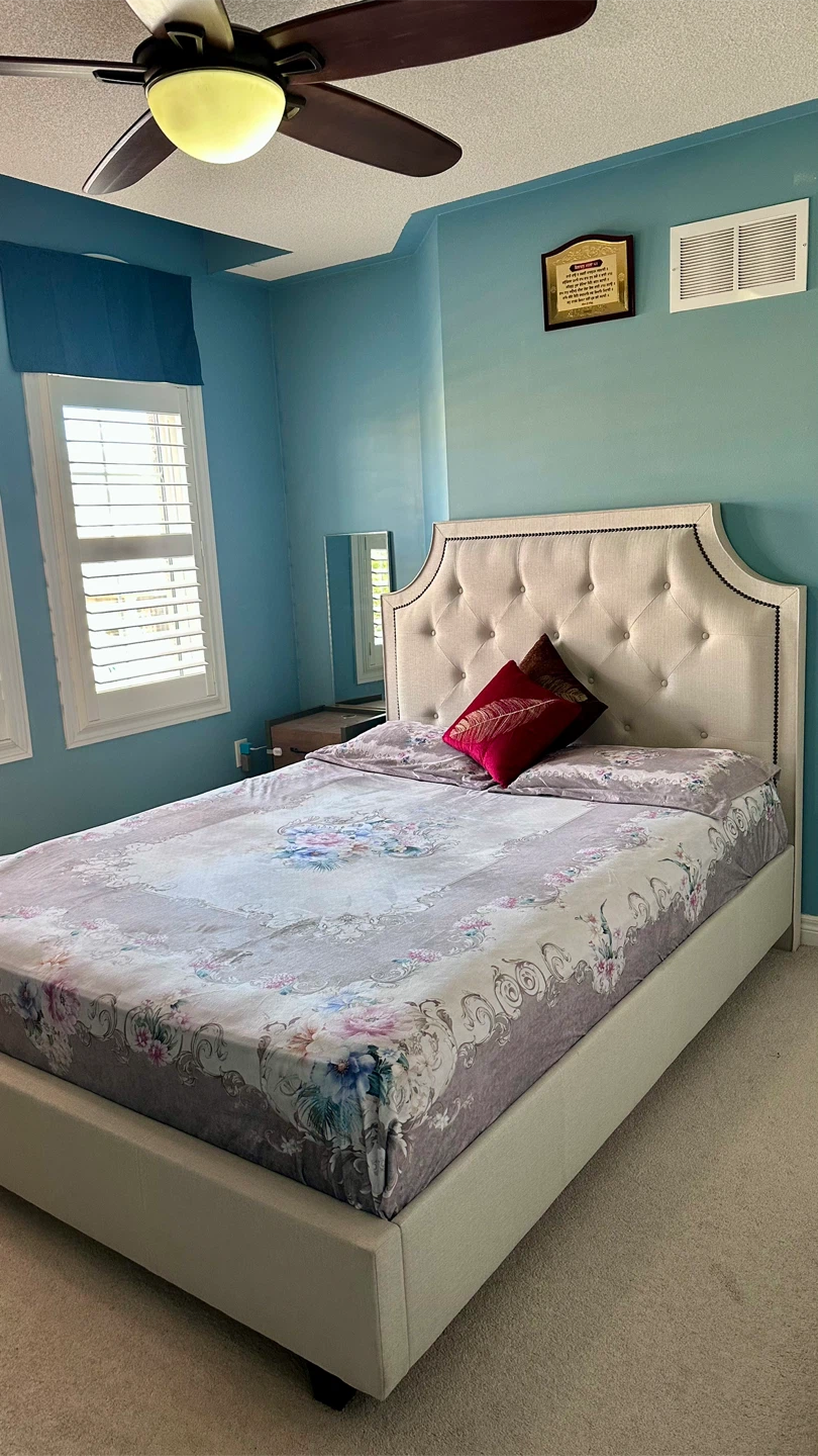 Tufted Upholstered Queen Bed Frame - photo 2