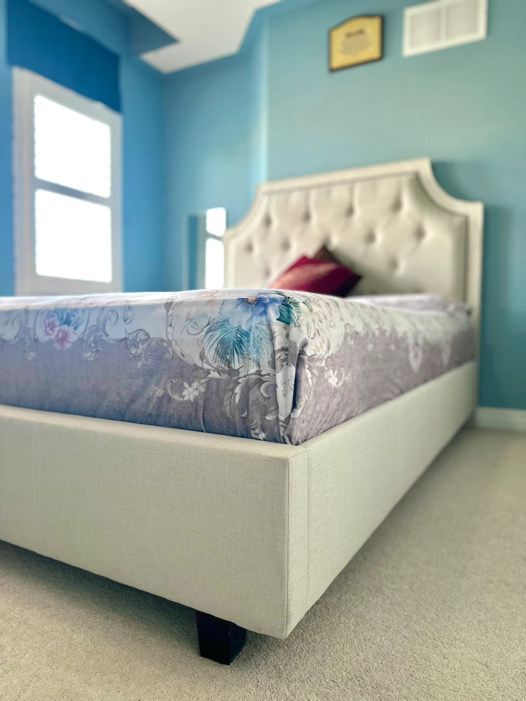 Tufted Upholstered Queen Bed Frame - photo 4