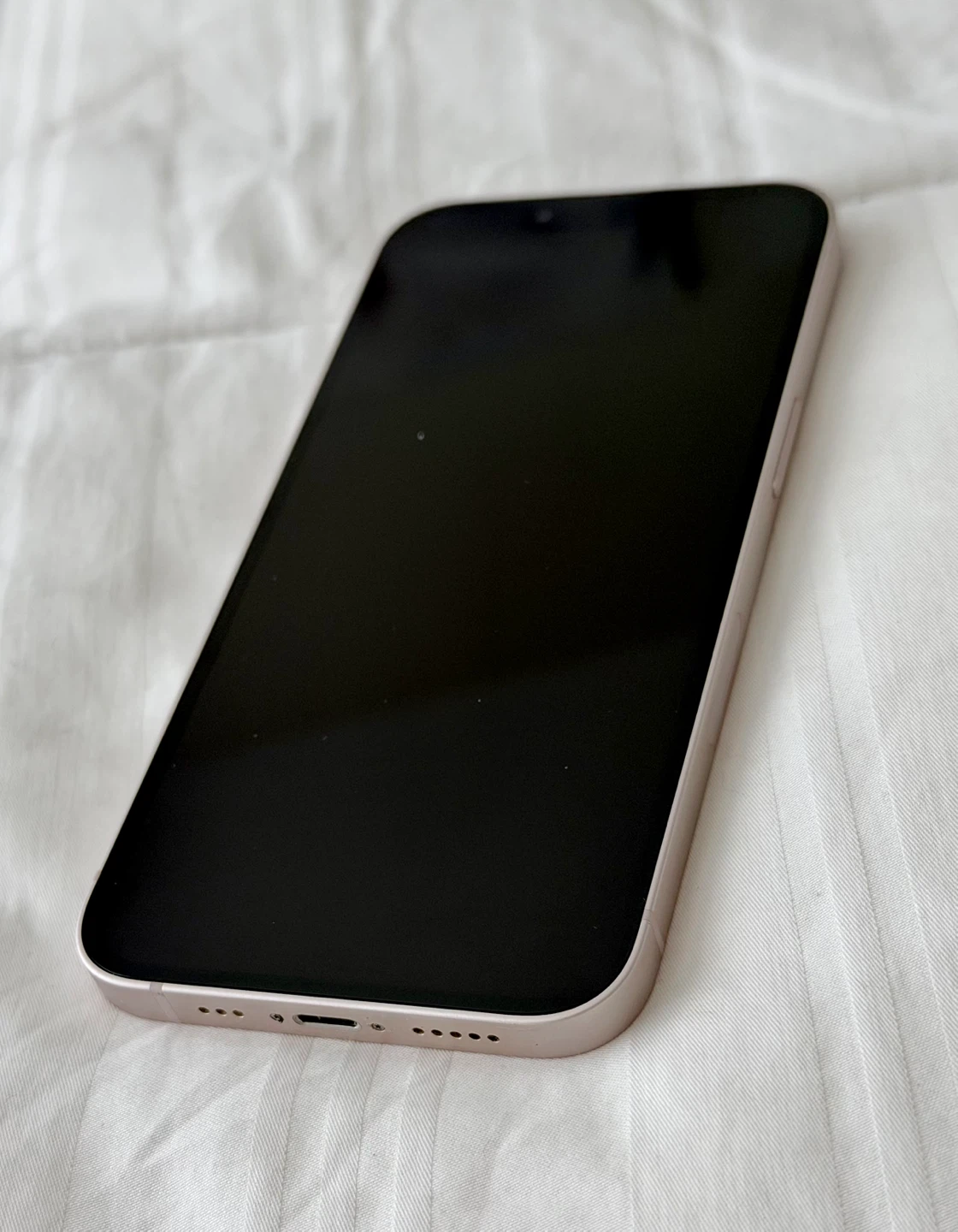 iPhone 13 128GB – Excellent Condition + Newly Replaced Battery - photo 2