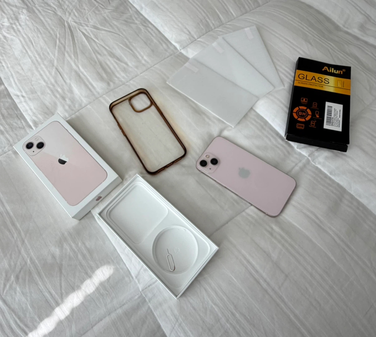 iPhone 13 128GB – Excellent Condition + Newly Replaced Battery - photo 3
