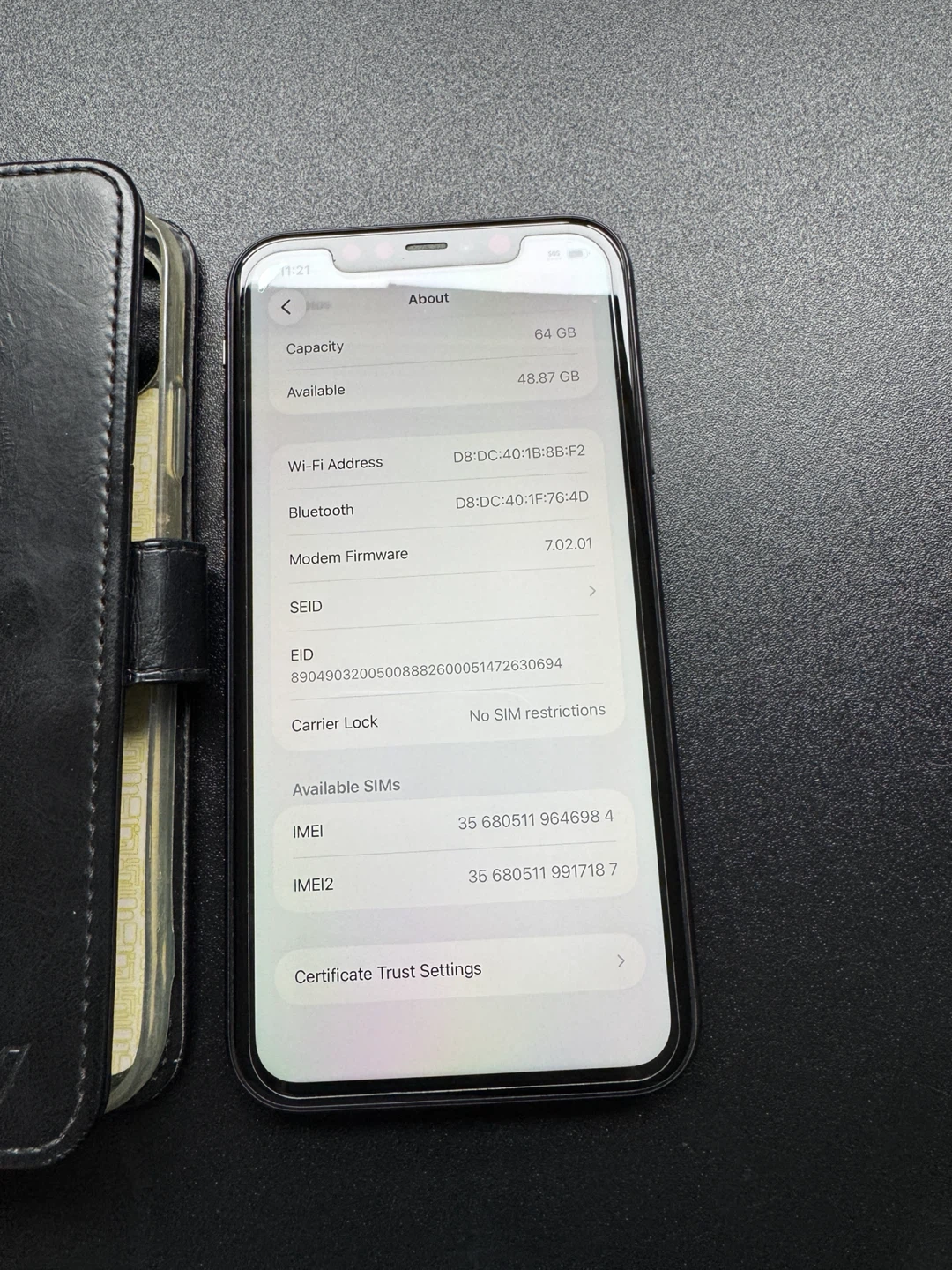 iPhone 11 64GB Unlocked - photo 2