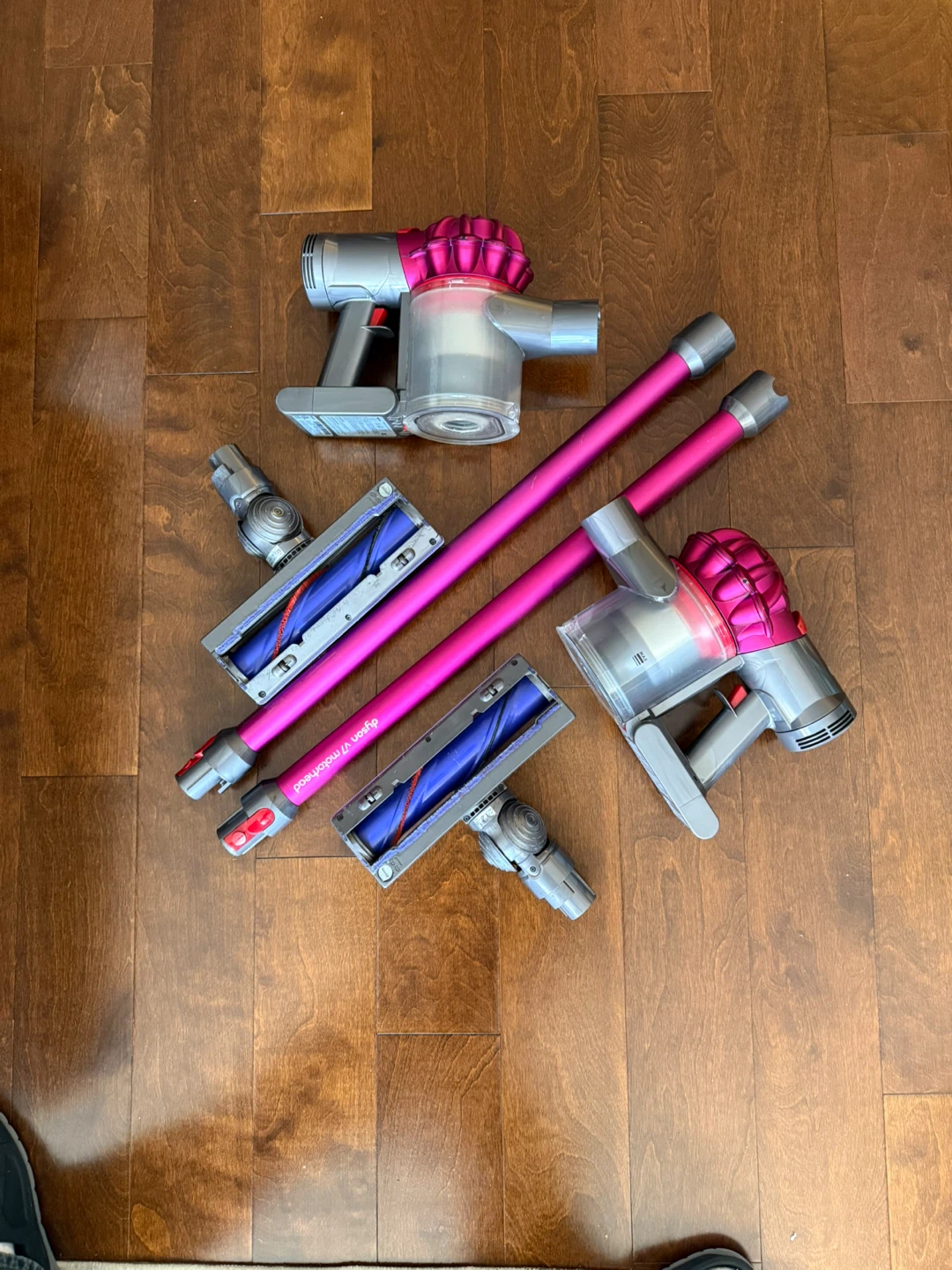 Dyson V7 Motorhead Vacuum - photo 2