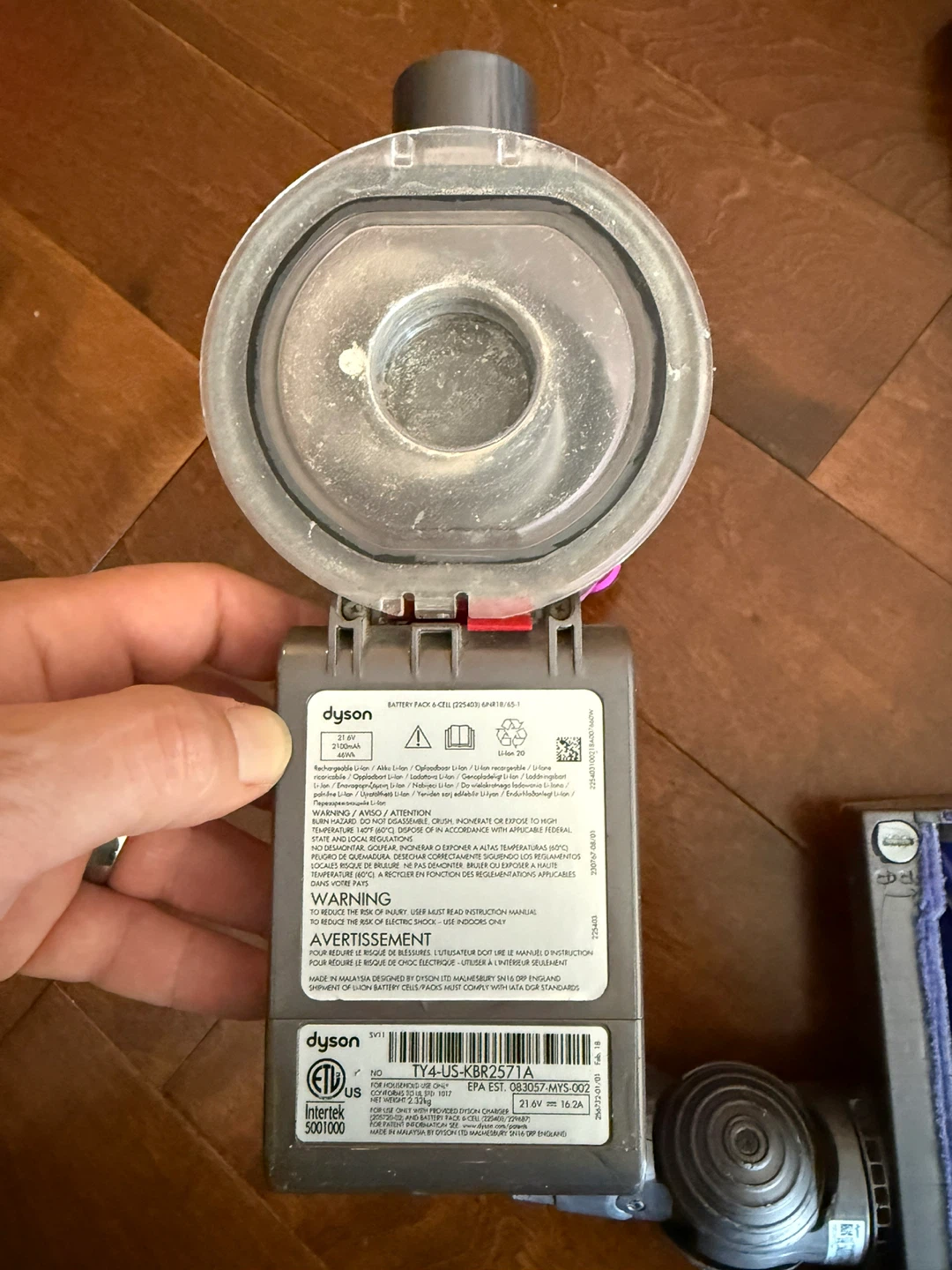 Dyson V7 Motorhead Vacuum - photo 4