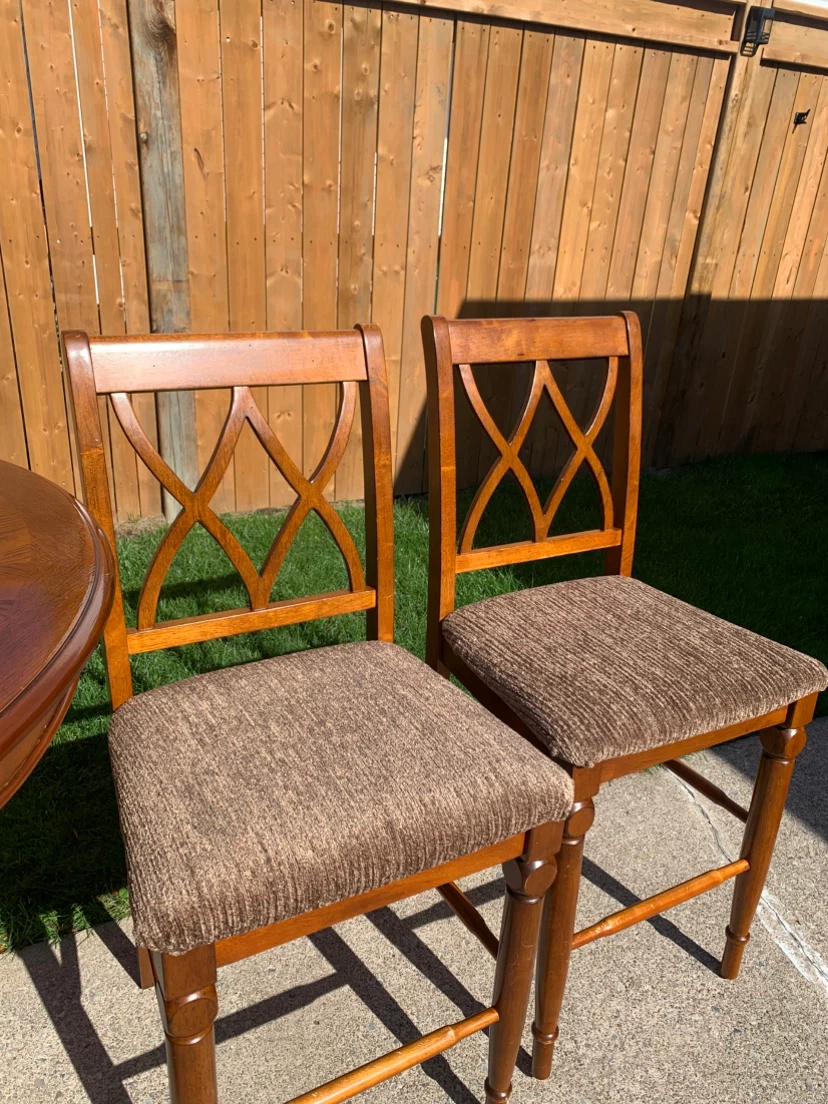 Pub Style Table & 4 Chairs - photo 3