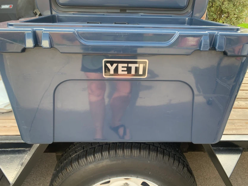 YETI TUNDRA 45 COOLER - NAVY BLUE
