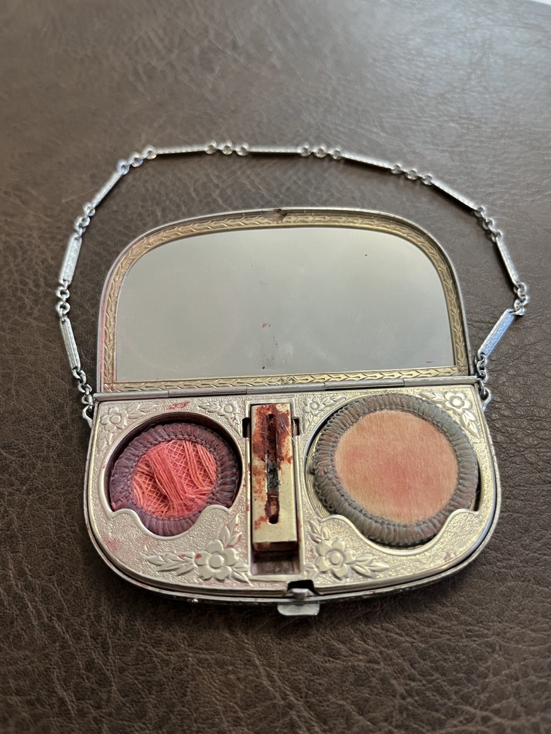 1920’s Art Deco Elgin Vanity Purse - photo 3