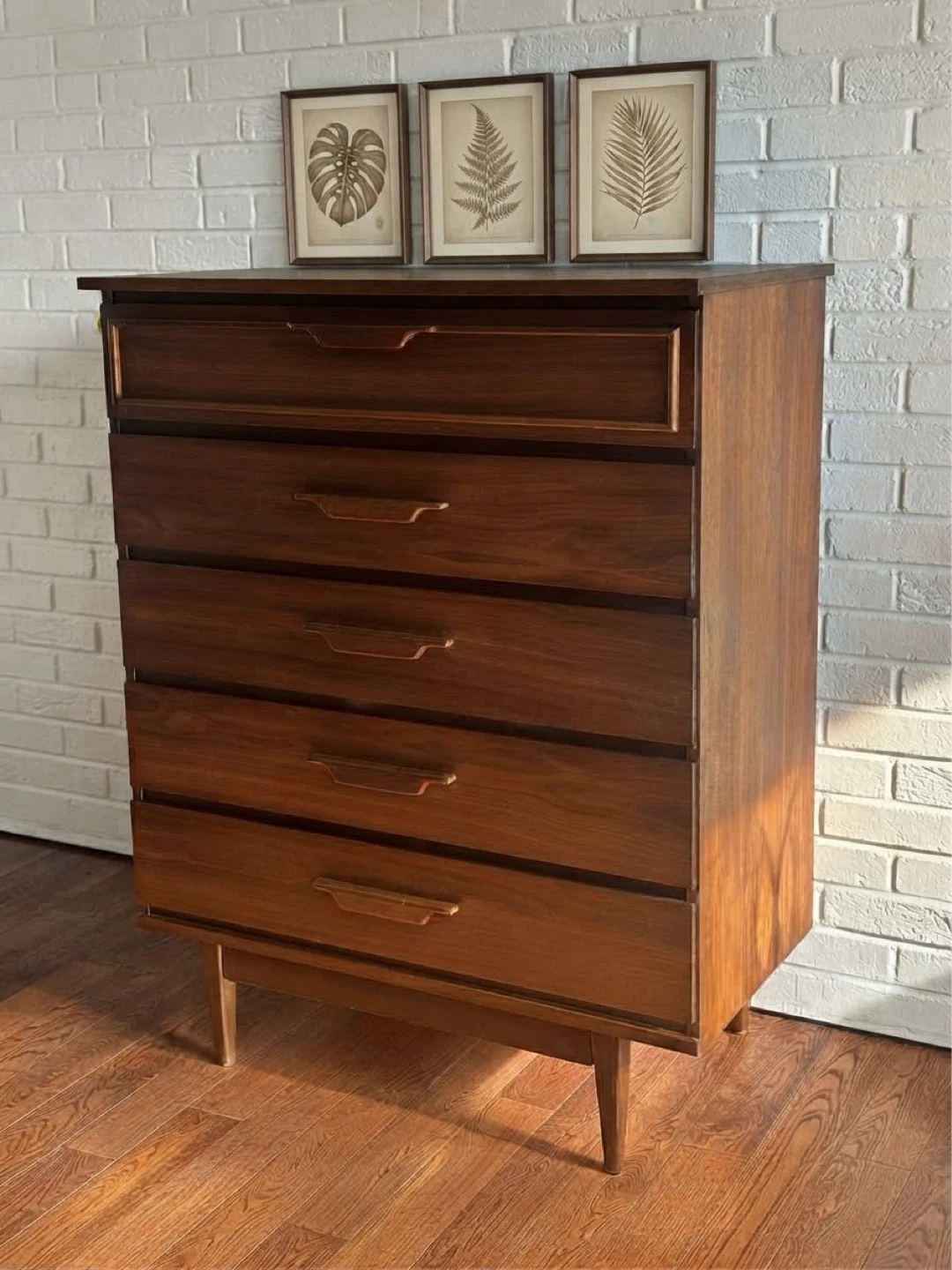 Mid-Century Modern Five-Drawer Walnut Chest - photo 5