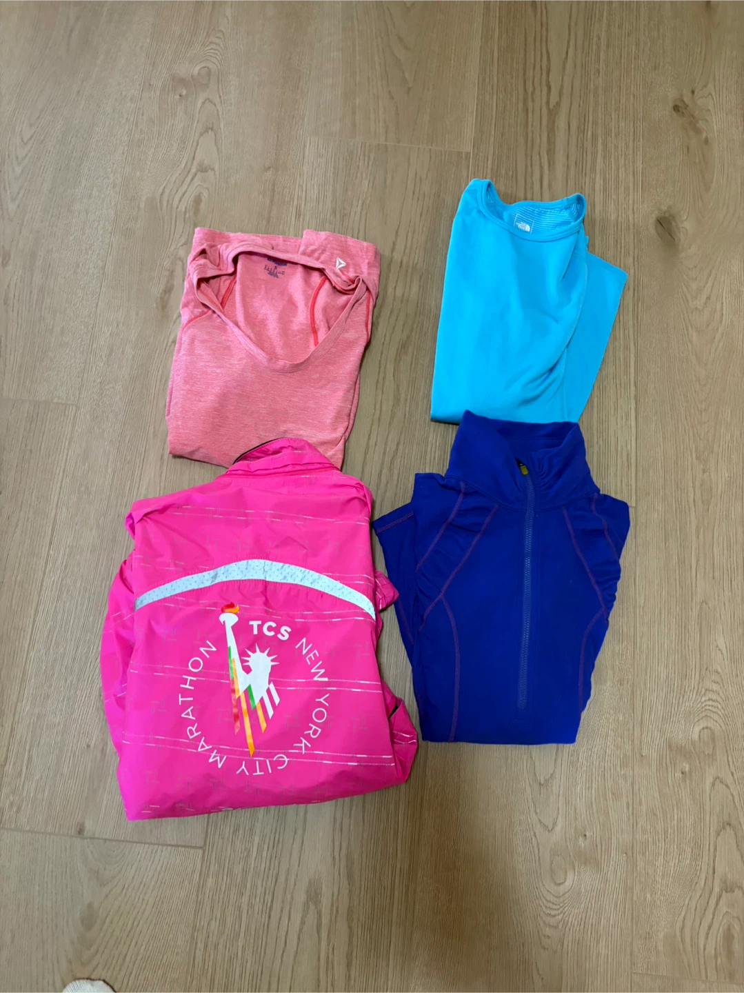 Lots Women's Athletic tops sz S