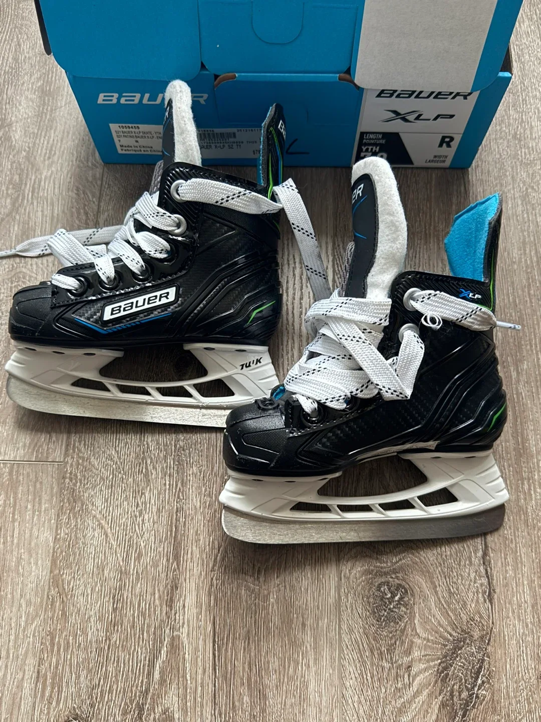 Bauer X-LP Youth Ice Skates Size 7