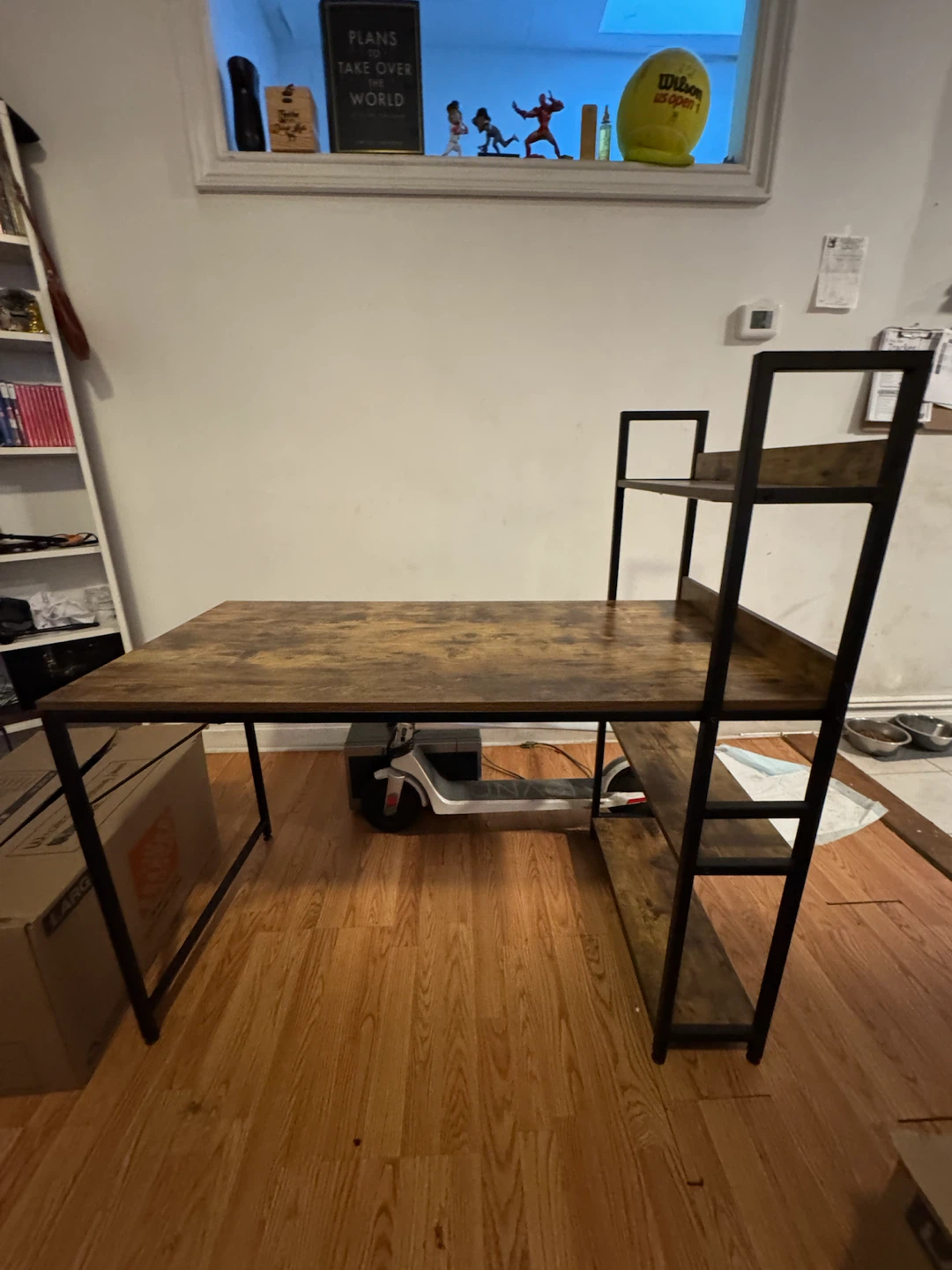 Computer desk