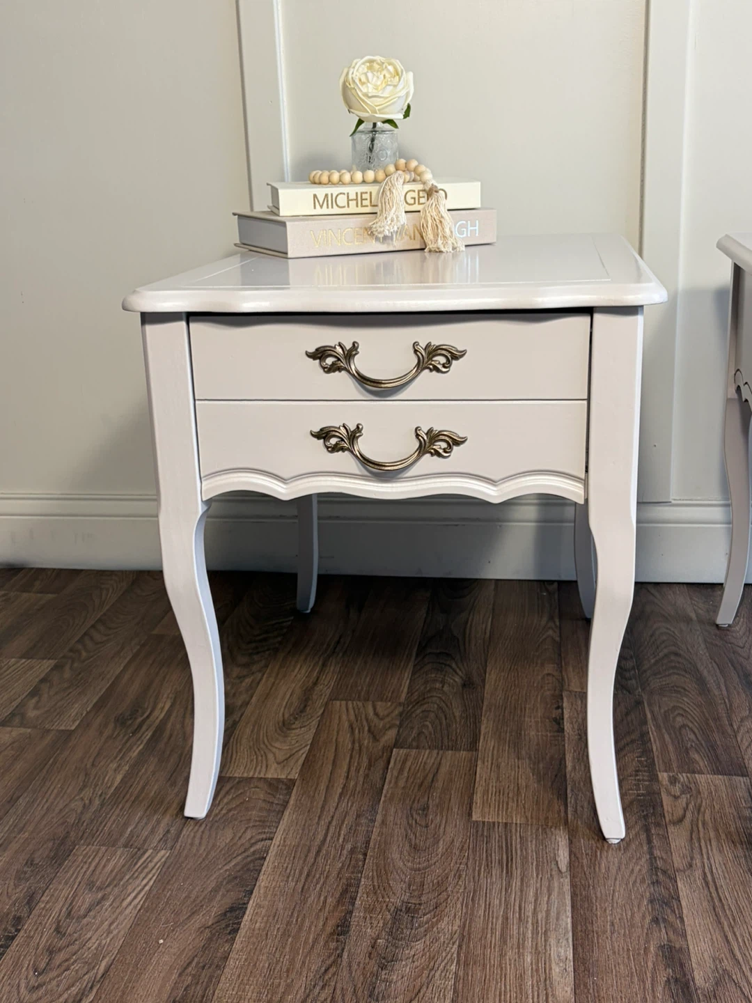 Set of Two Vintage French Provincial Nightstands - photo 3