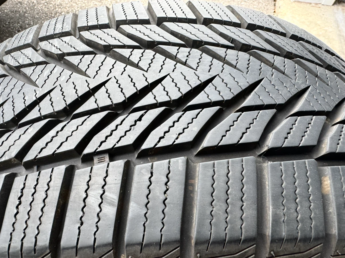 ☃️225/40/18 CENTARA WINTER TIRES❄️