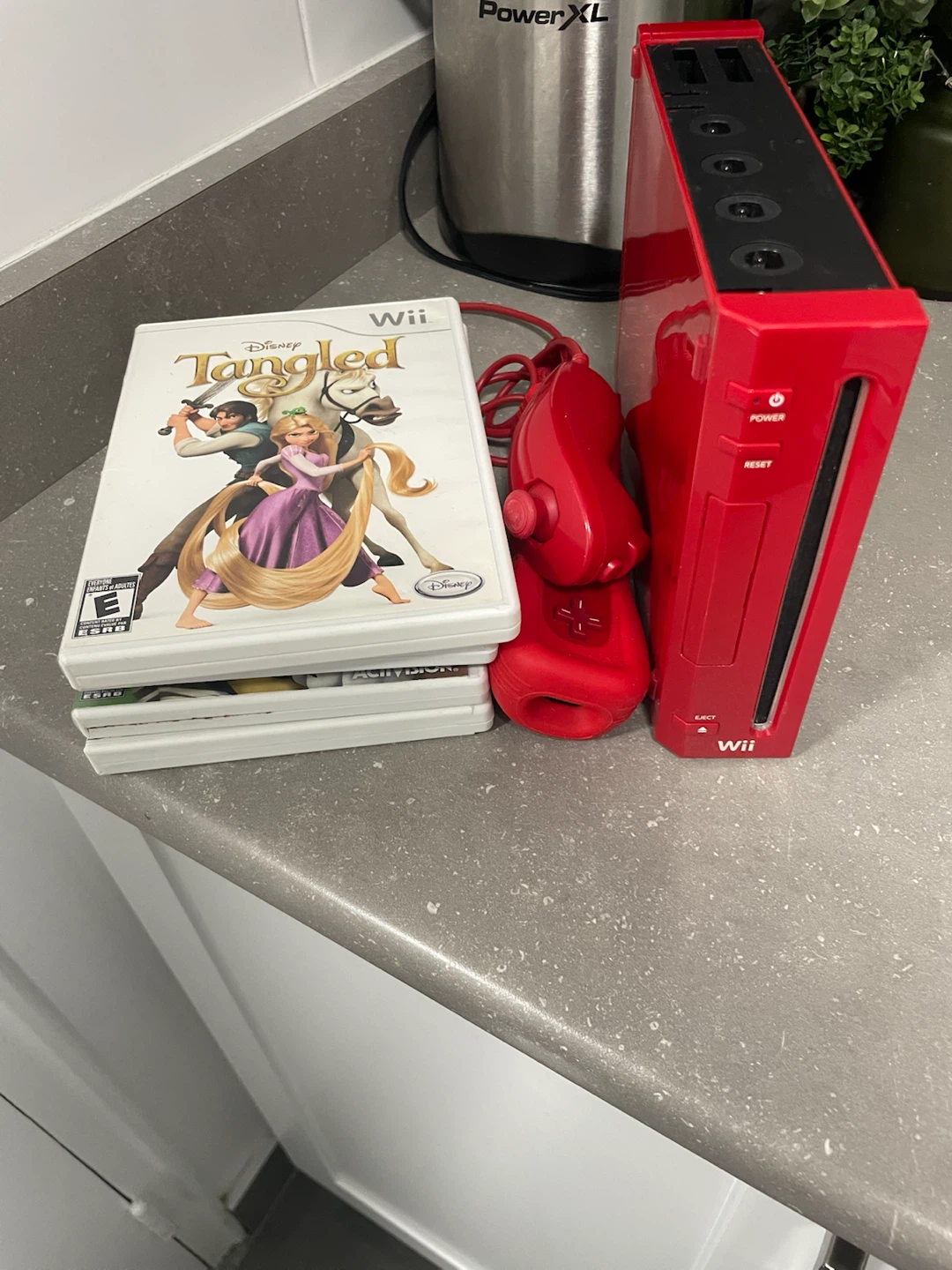 Red Nintendo Wii Console and 4 Games🚨needs to go today