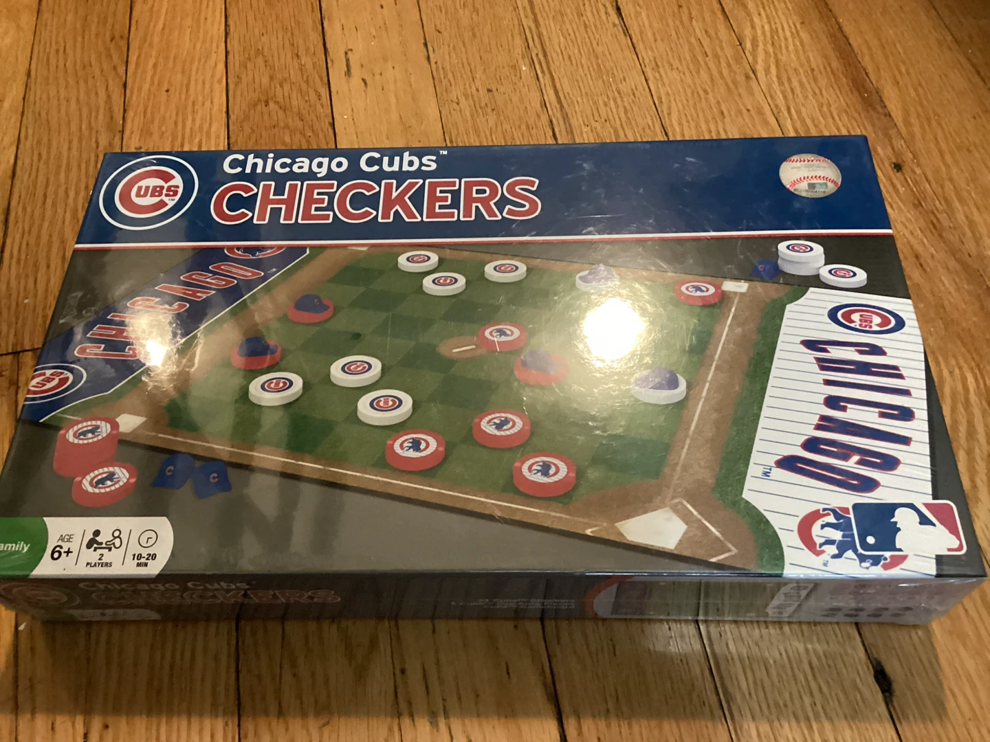 New in shrink Chicago Cubs Checkers Board Game