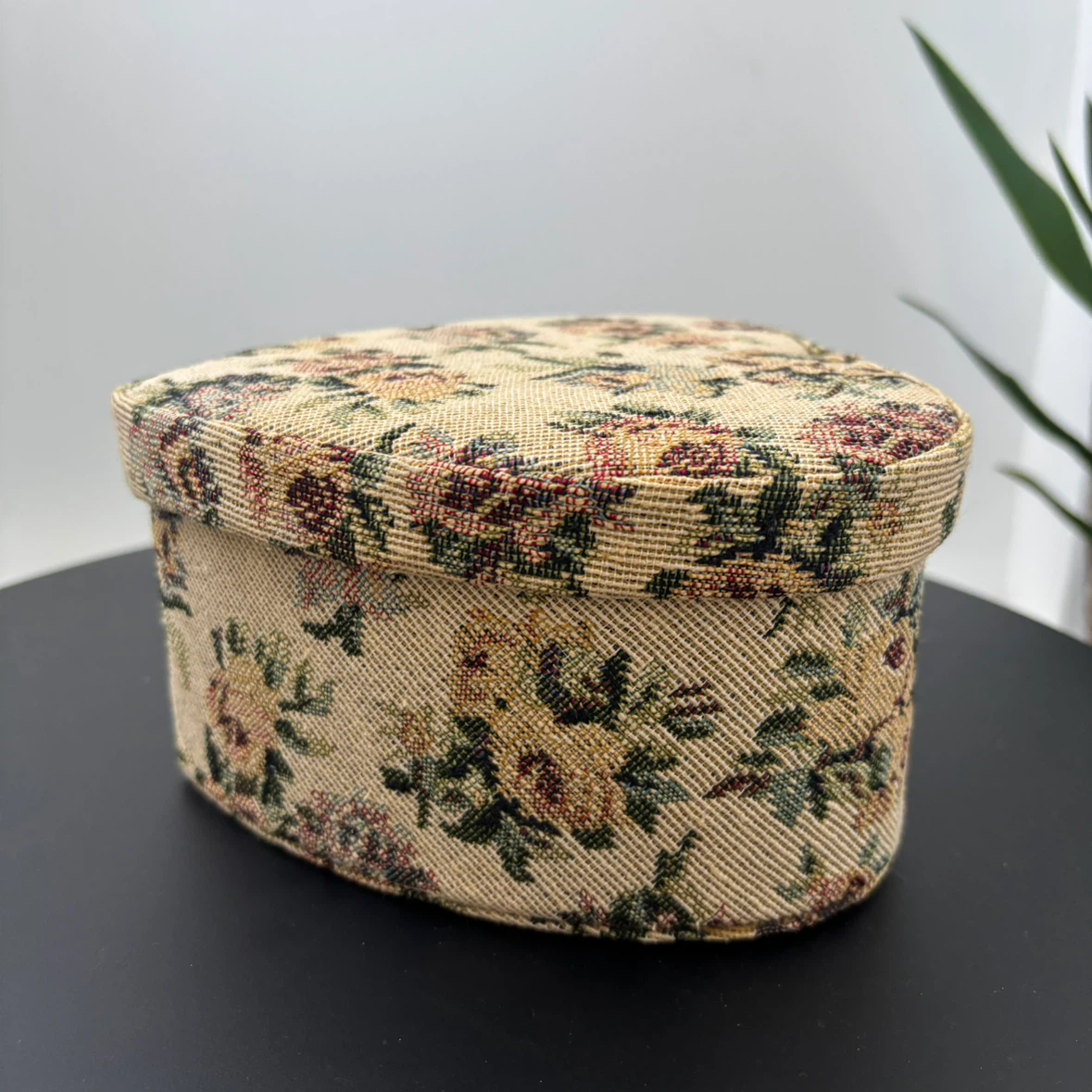 Vintage Heart-Shaped Fabric Box - photo 5
