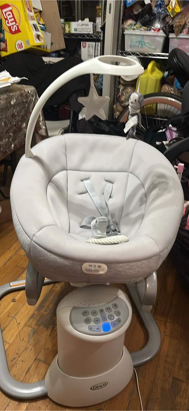 Graco Baby Swing with Music and Motion - photo 3