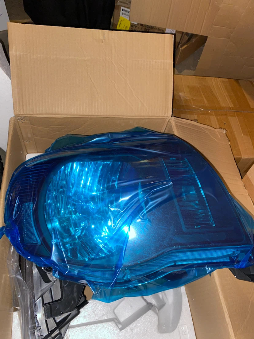 Toyota Tacoma headlights - photo 2