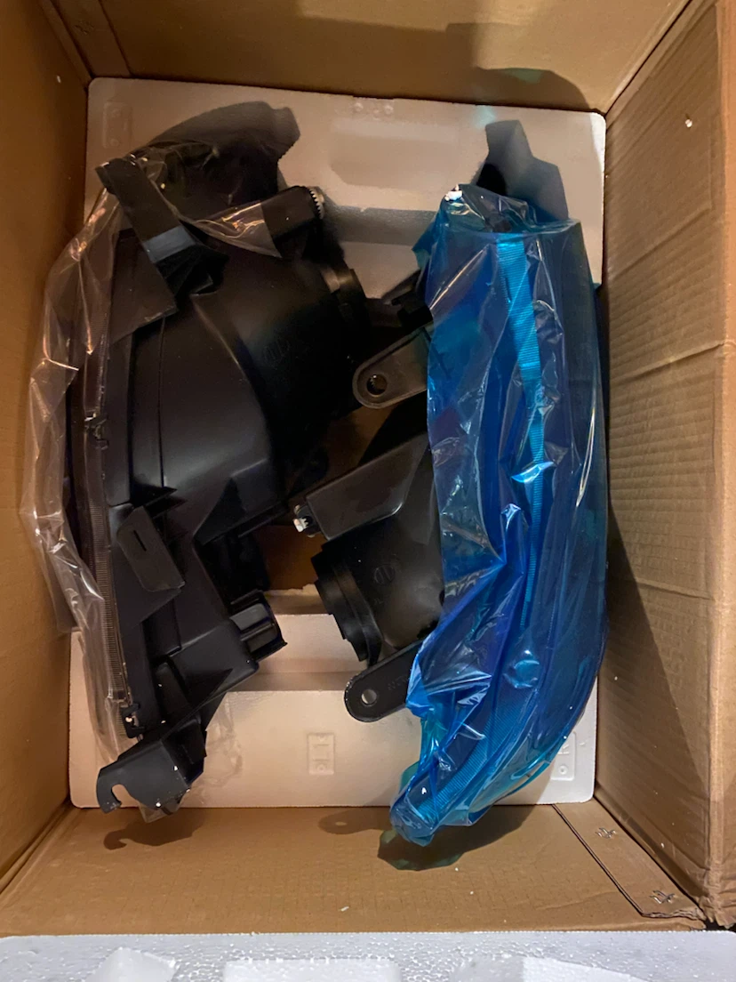 Toyota Tacoma headlights - photo 4