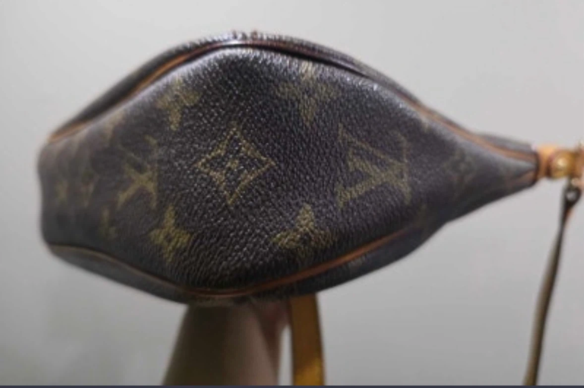 LV Odeon MM Crossbody Bag - photo 4